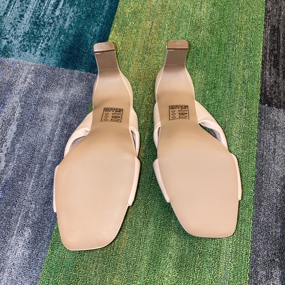 Blush shoes never worn - Picture 2 of 2